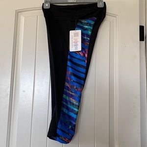 LuLaRoe Jade Capri Leggings Athletic Capris NWT Size S New Small Black W/ Multi